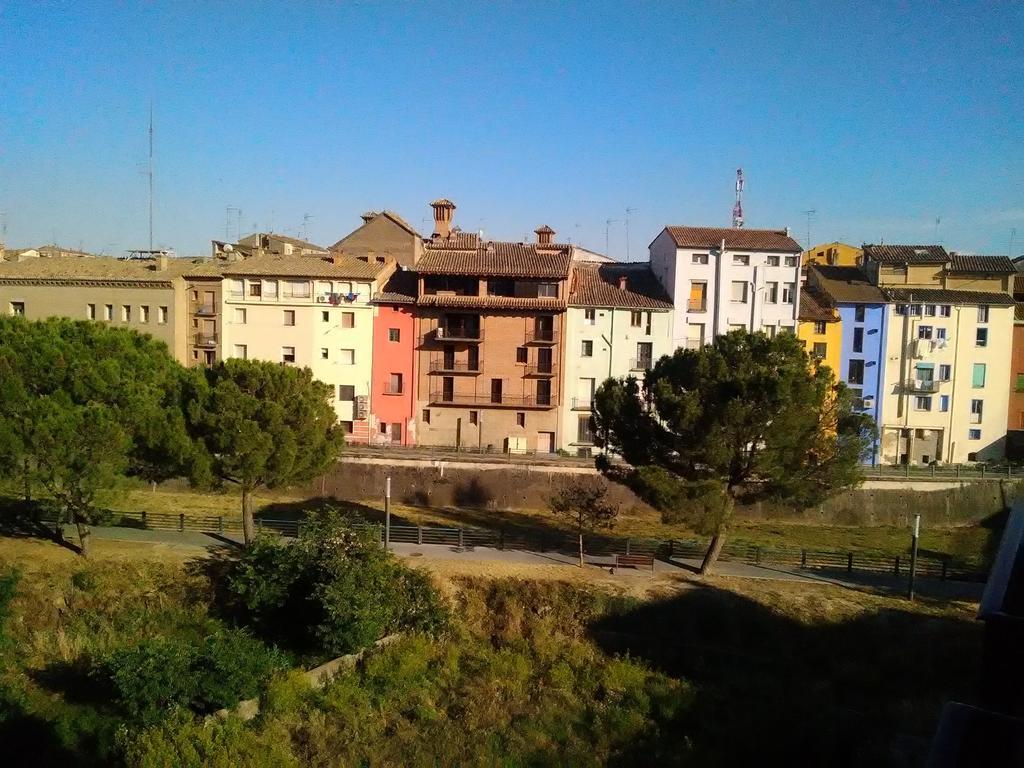 Hostal Pirineos Барбастро Экстерьер фото