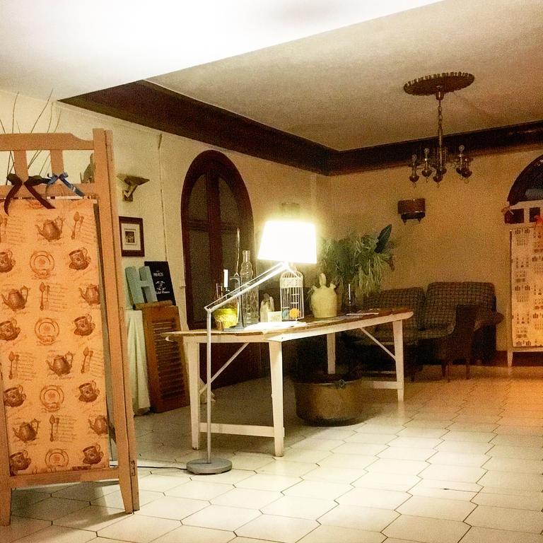 Hostal Pirineos Барбастро Экстерьер фото